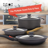 Clever Universal Lid fits multiple sized pots and pans